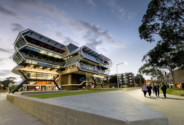 Điều kiện xét tuyển và kinh nghiệm chọn khóa học Pathway phù hợp